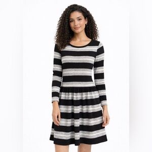 Vince Camuto Striped Fit & Flare Dress Women’s Medium Black Gray Long Sleeve